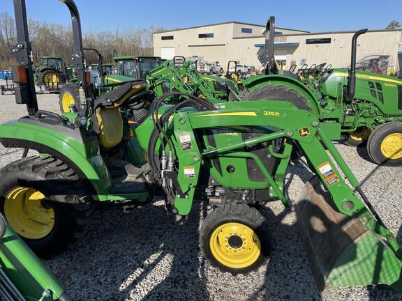 Image of John Deere 2032R equipment image 1