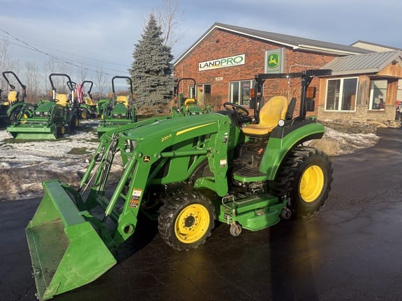 2017 John Deere 2032R Equipment Image0