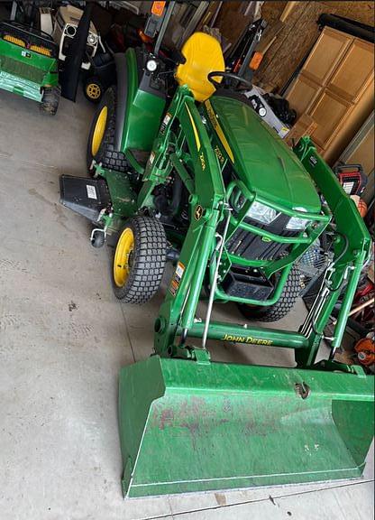 Image of John Deere 2032R equipment image 1