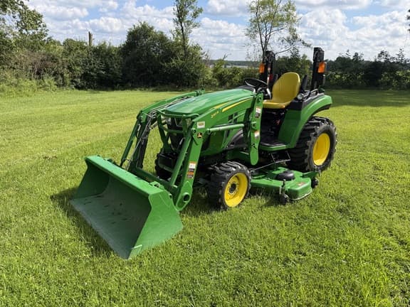 Image of John Deere 2032R equipment image 1