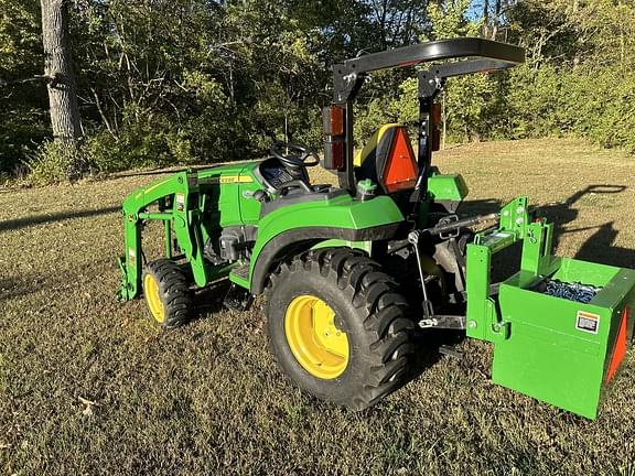 Image of John Deere 2032R equipment image 1