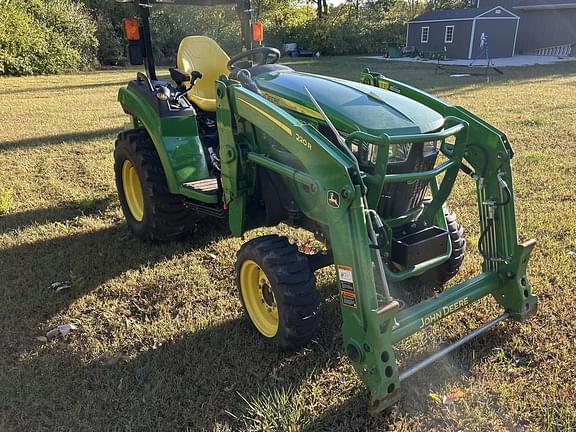 Image of John Deere 2032R equipment image 2