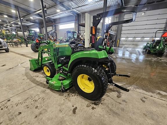 Image of John Deere 2032R equipment image 3