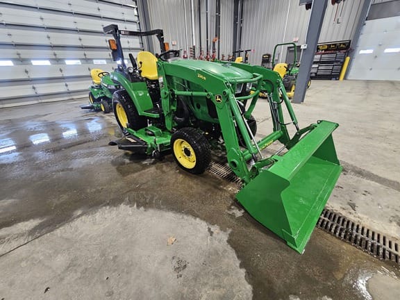 Main image John Deere 2032R