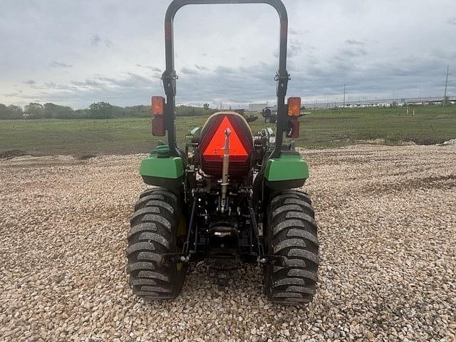 Image of John Deere 2032R equipment image 3