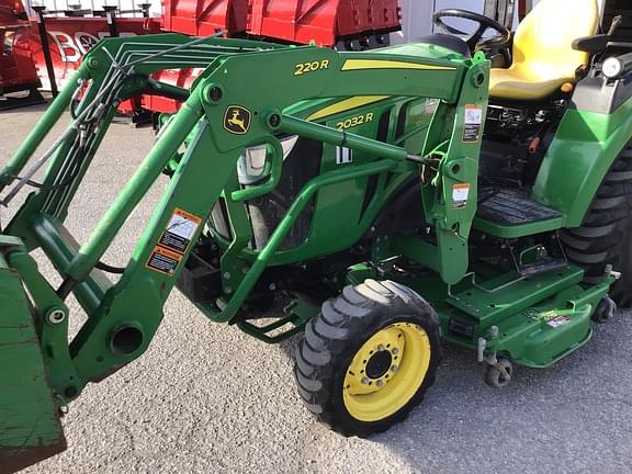 Image of John Deere 2032R equipment image 3