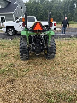 Image of John Deere 2032R equipment image 2