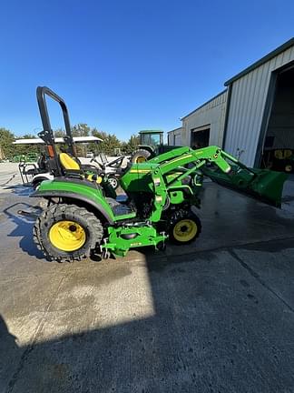 Image of John Deere 2032R equipment image 3