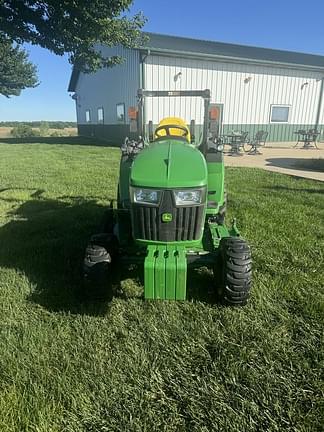 Image of John Deere 2032R equipment image 2