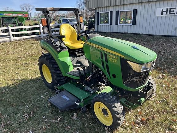 Image of John Deere 2032R equipment image 1