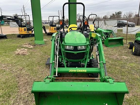 Image of John Deere 2032R equipment image 1