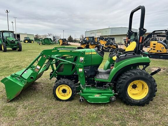 Image of John Deere 2032R equipment image 4