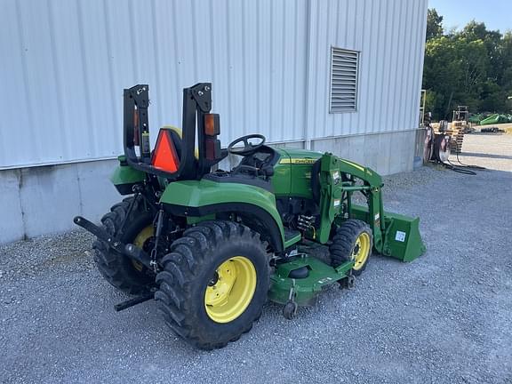 Image of John Deere 2032R equipment image 1