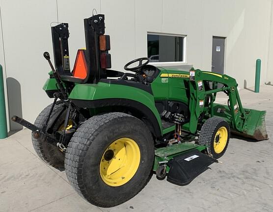 Image of John Deere 2032R equipment image 2