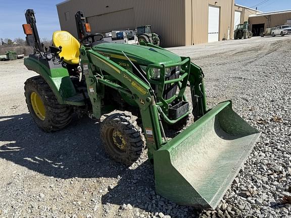 Image of John Deere 2032R equipment image 2