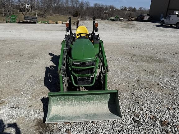 Image of John Deere 2032R equipment image 3