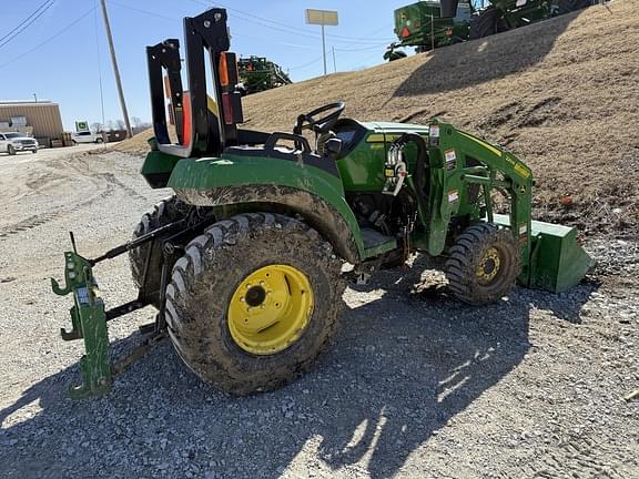 Image of John Deere 2032R equipment image 4