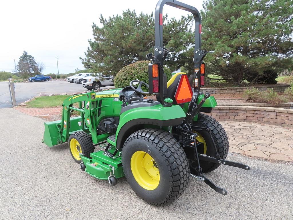 Image of John Deere 2032R Image 1