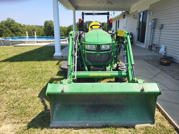 Image of John Deere 2032R equipment image 1