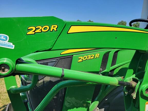 Image of John Deere 2032R equipment image 4