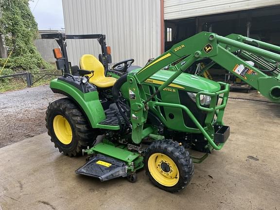 Image of John Deere 2032R equipment image 1