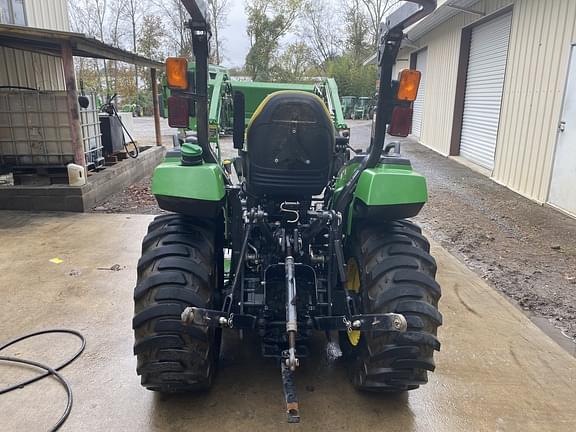 Image of John Deere 2032R equipment image 2