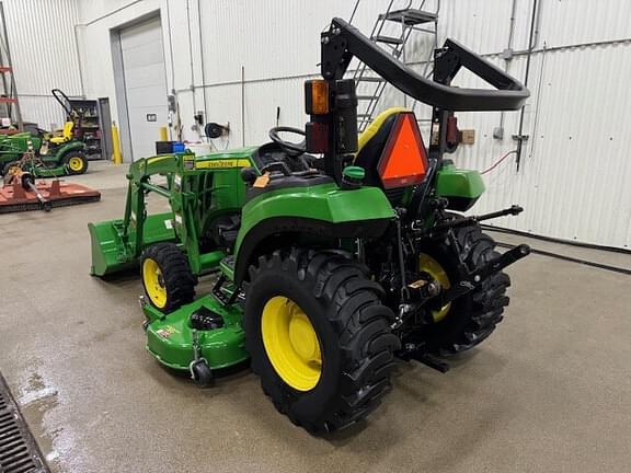 Image of John Deere 2032R equipment image 3