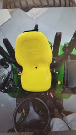 Image of John Deere 2032R equipment image 3