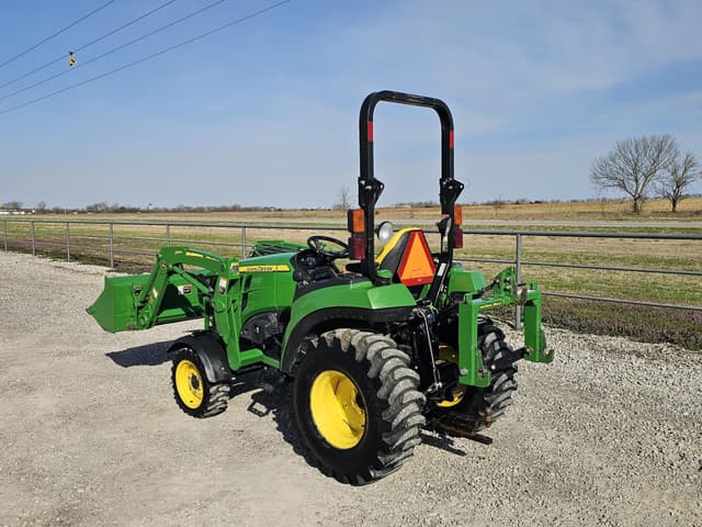 Image of John Deere 2038R equipment image 3