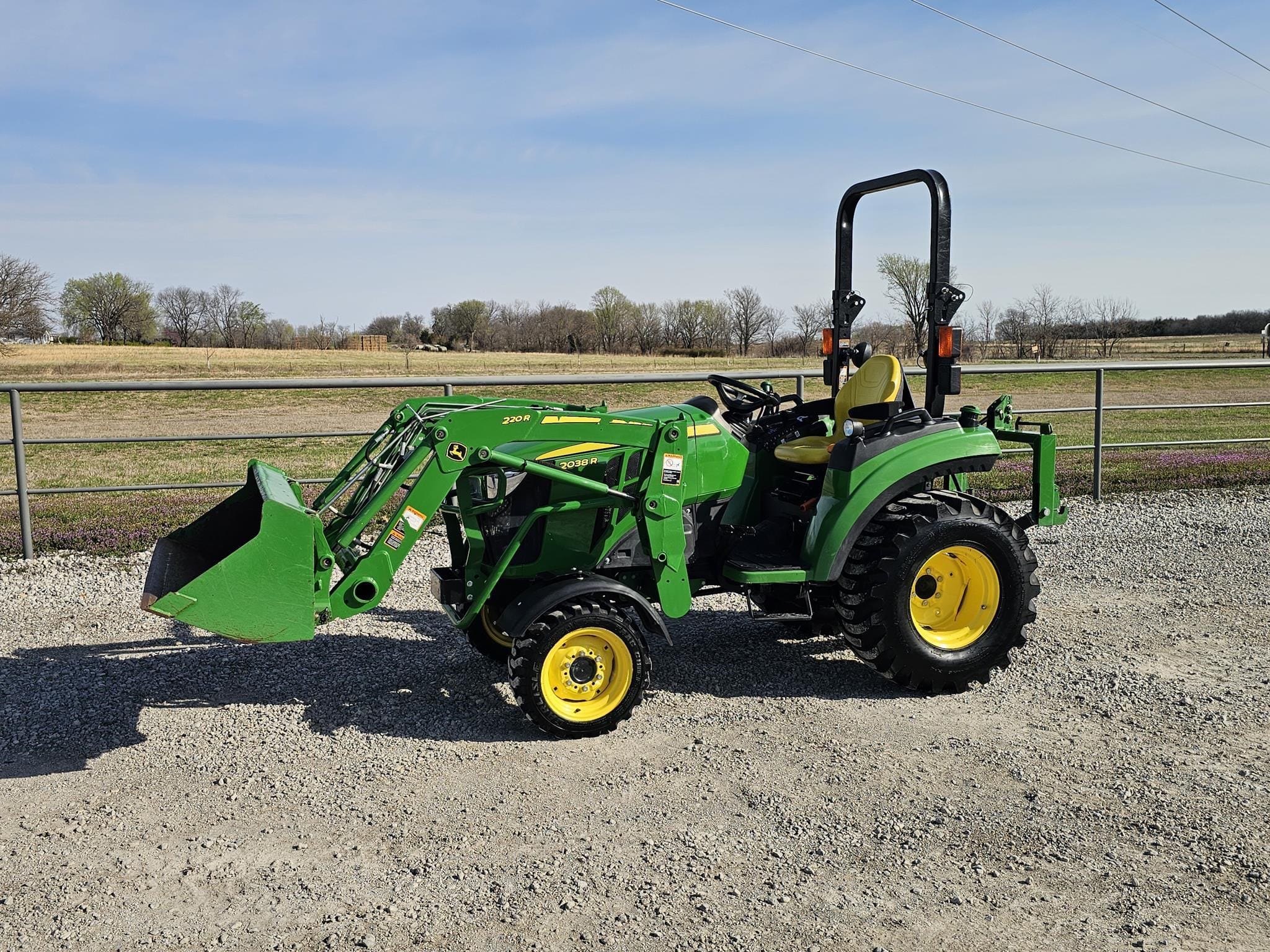 2017 John Deere 2038R Equipment Image0
