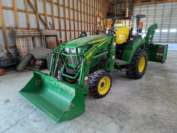Image of John Deere 2038R equipment image 3