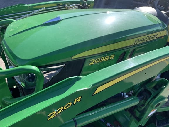 Image of John Deere 2038R equipment image 4