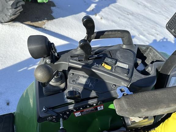 Image of John Deere 2038R equipment image 4