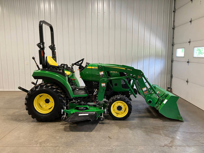 2017 John Deere 2038R Equipment Image0