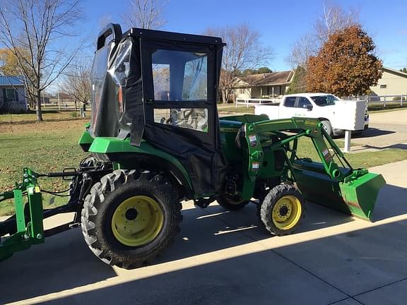 Image of John Deere 2038R equipment image 3