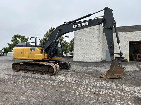 Image of John Deere 210G LC equipment image 3