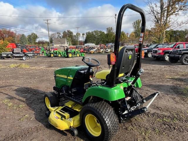 Image of John Deere 2305 equipment image 3