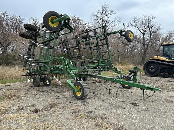 Image of John Deere 2410 equipment image 1