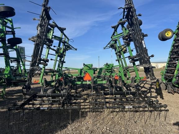 Image of John Deere 2410 equipment image 3