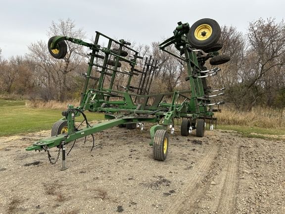 2017 John Deere 2410 Equipment Image0