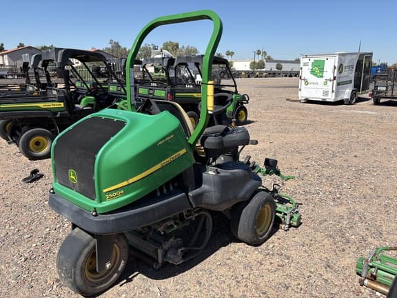 Image of John Deere 2500B equipment image 3