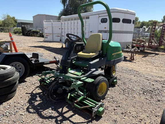 2017 John Deere 2500B Equipment Image0