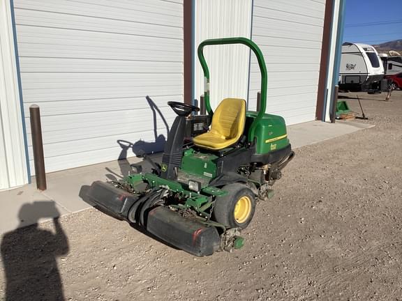 Image of John Deere 2500B equipment image 2