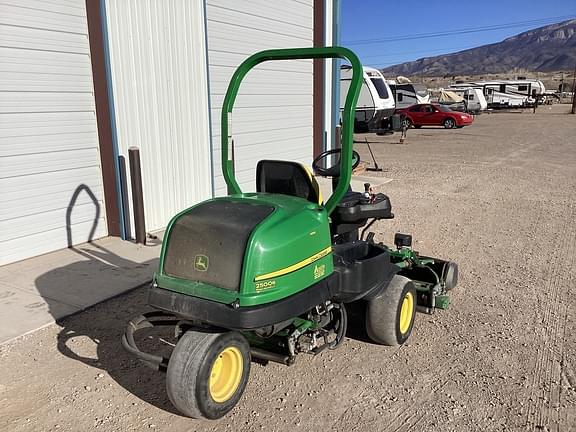 Image of John Deere 2500B equipment image 3