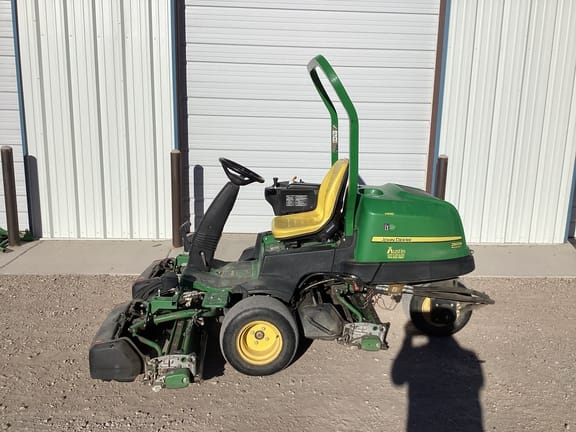 2017 John Deere 2500B Equipment Image0