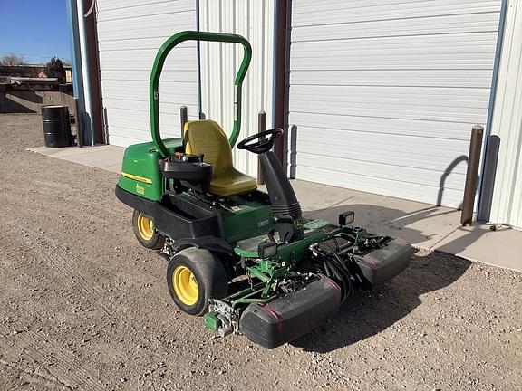 Image of John Deere 2500B equipment image 2