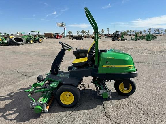 Image of John Deere 2500E equipment image 2