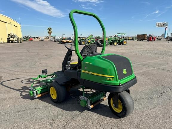 Image of John Deere 2500E equipment image 4