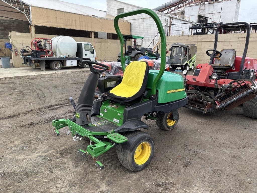 2017 John Deere 2500E Equipment Image0