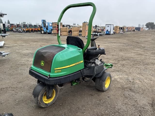 Image of John Deere 2500E equipment image 2